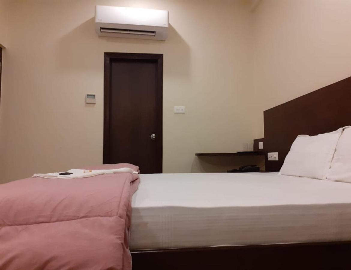 Hotel Artika Inn Varanasi Exterior photo
